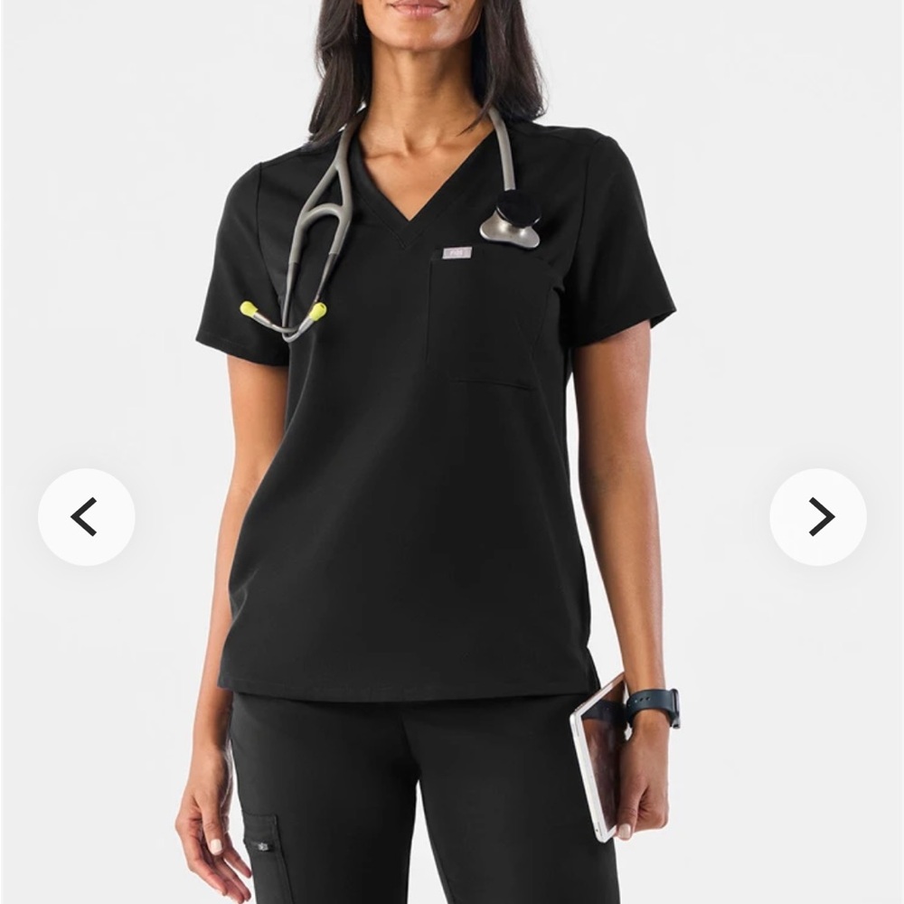 FIGS Catarina one pocket v neck scrub top xs/p